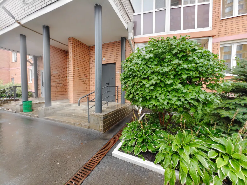 Двухкомнатная/2+1+1+1+1/ Уралмаш/ новостройка /большая кухня/лоджия