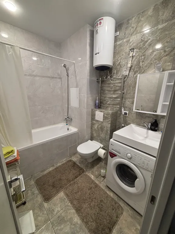 Новая 2-комнатная квартира с кондиционером в новом доме