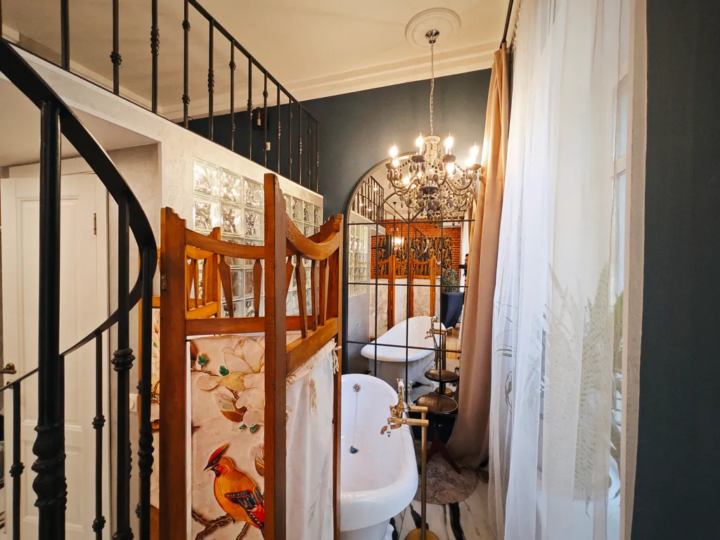 Апартамент винтаж со своим двориком в центре