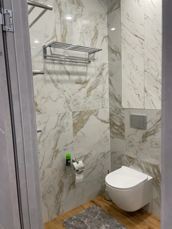 Просторная, после ремонта, квартира на Набережной, в центре города