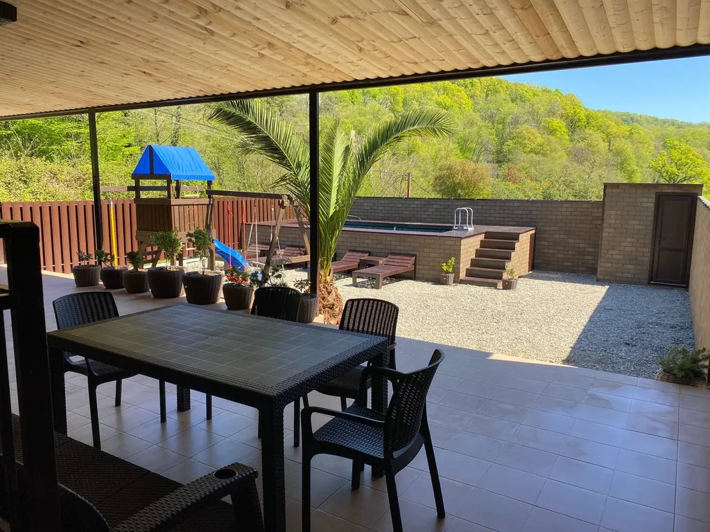 Дом у Дольмена