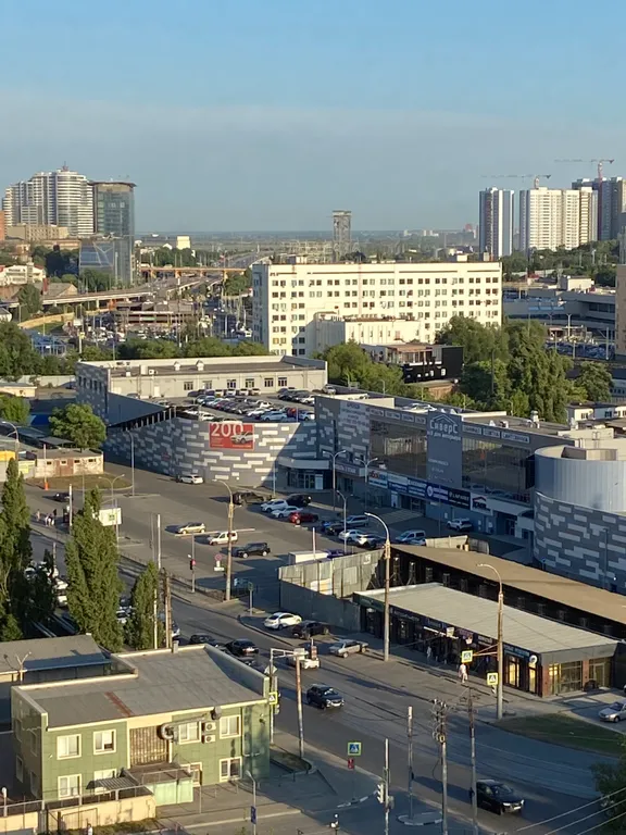 Дизайнерская евродвушка с парящей кроватью