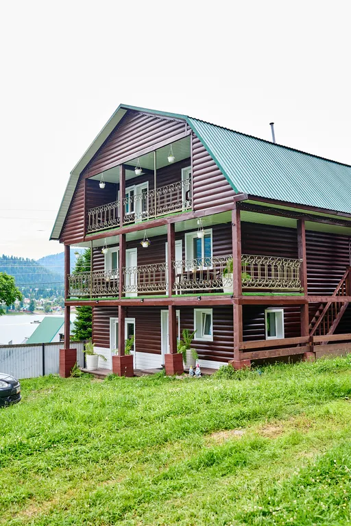 Номер с видом на телецкое озеро