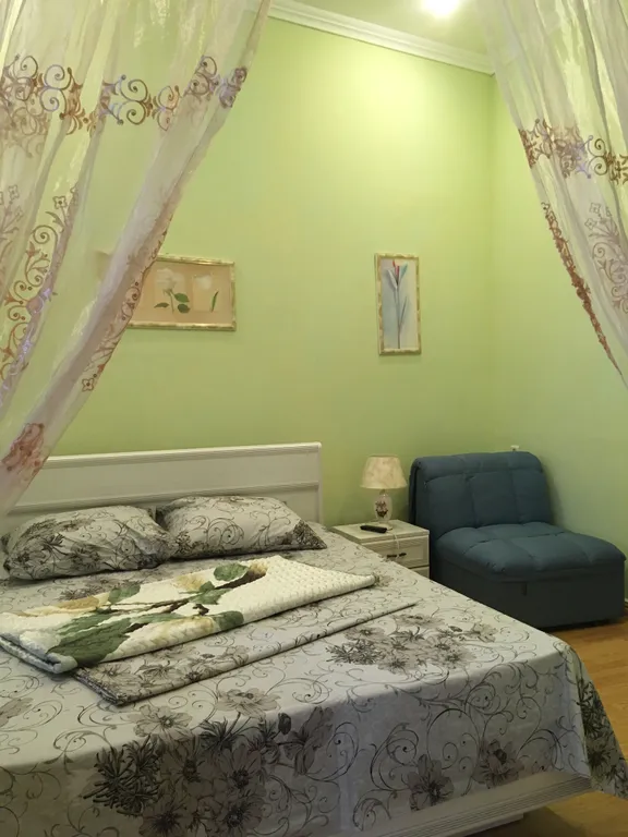 В центре у моря