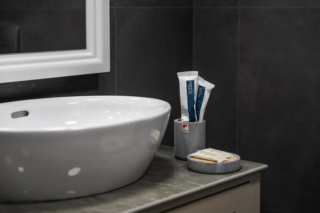 Люкс с видом на море ( с доп местом и мансардой )