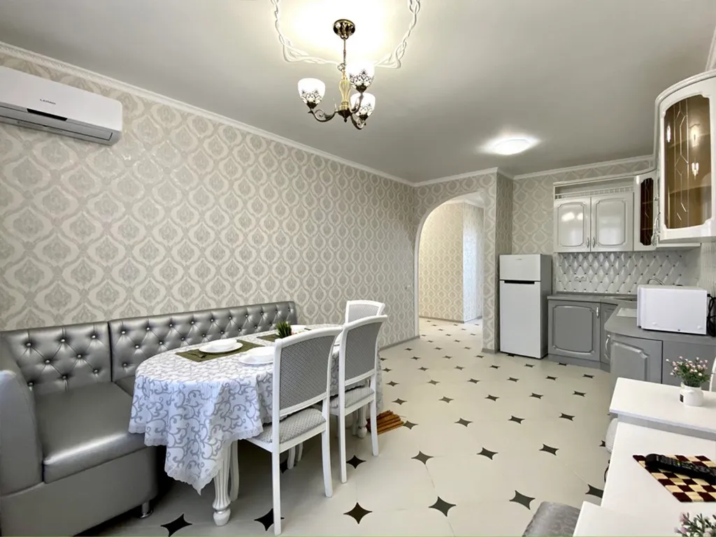Просторная квартира с дизайнерским ремонтом в классическом стиле