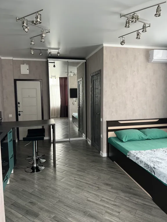 Студия в новом доме с новым хорошим и уютным ремонтом