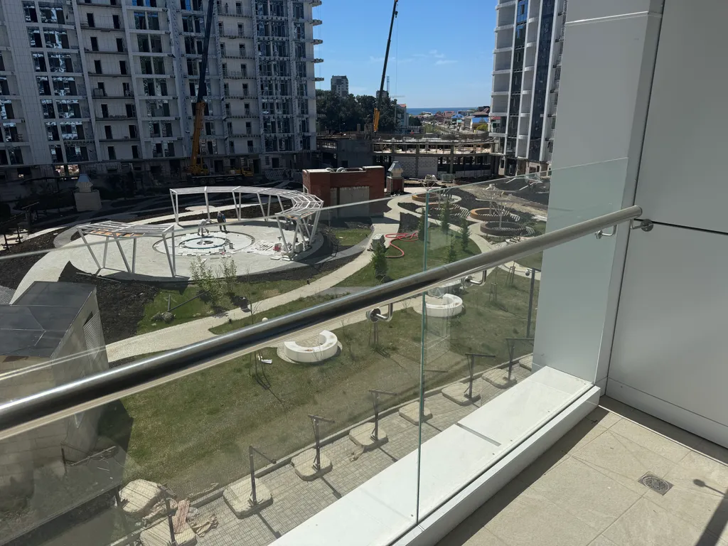 Студия 90 с видом на море