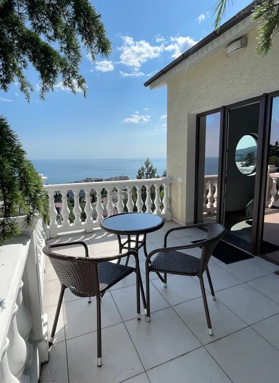 Студия с видом на море