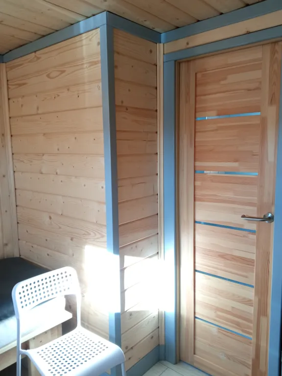 Домик у самого озера