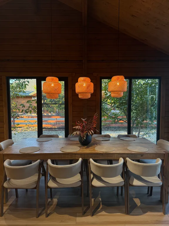 Дом-шале с теплым бассейном и террасой