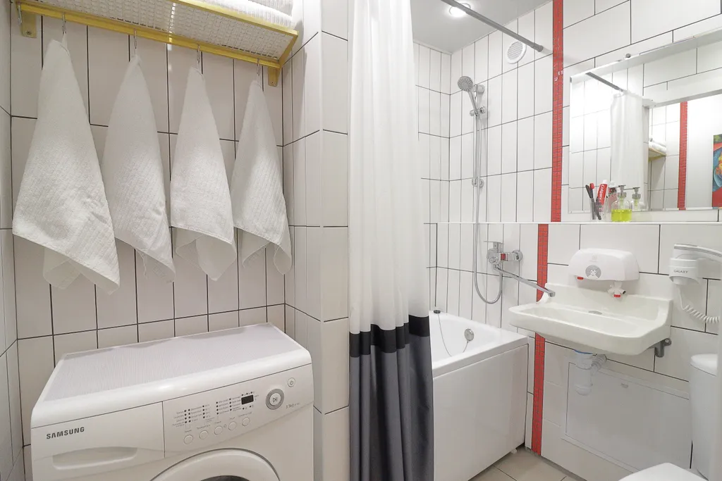 Центр Юго-Запада рядом с Большим Глобусом и Макдональдсом