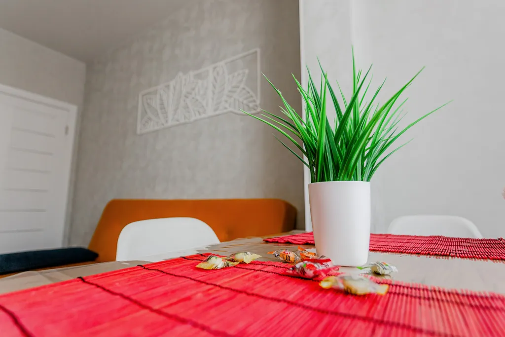 Квартира Yellow sofa (Желтый диван) ApartmentsУютная  квартира в элитном районе — Мирное