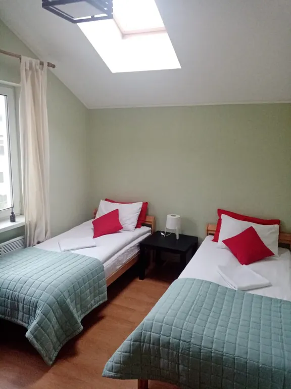 Уютный дом на берегу реки