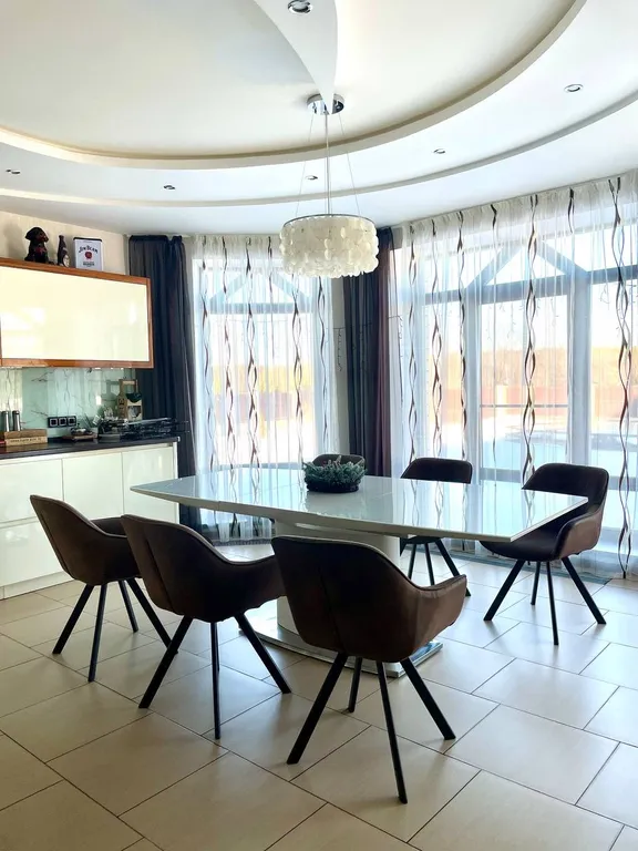 Уютный дом с дизайнерским ремонтом