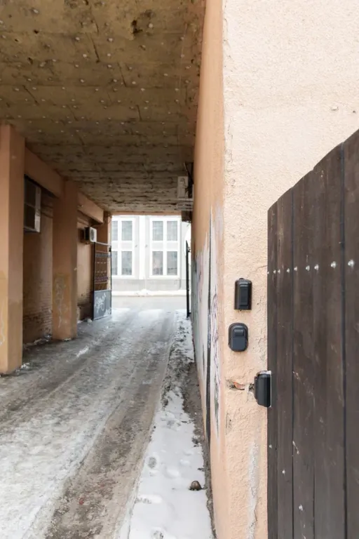 Добротная квартира в самом центре Омска с большими кроватями