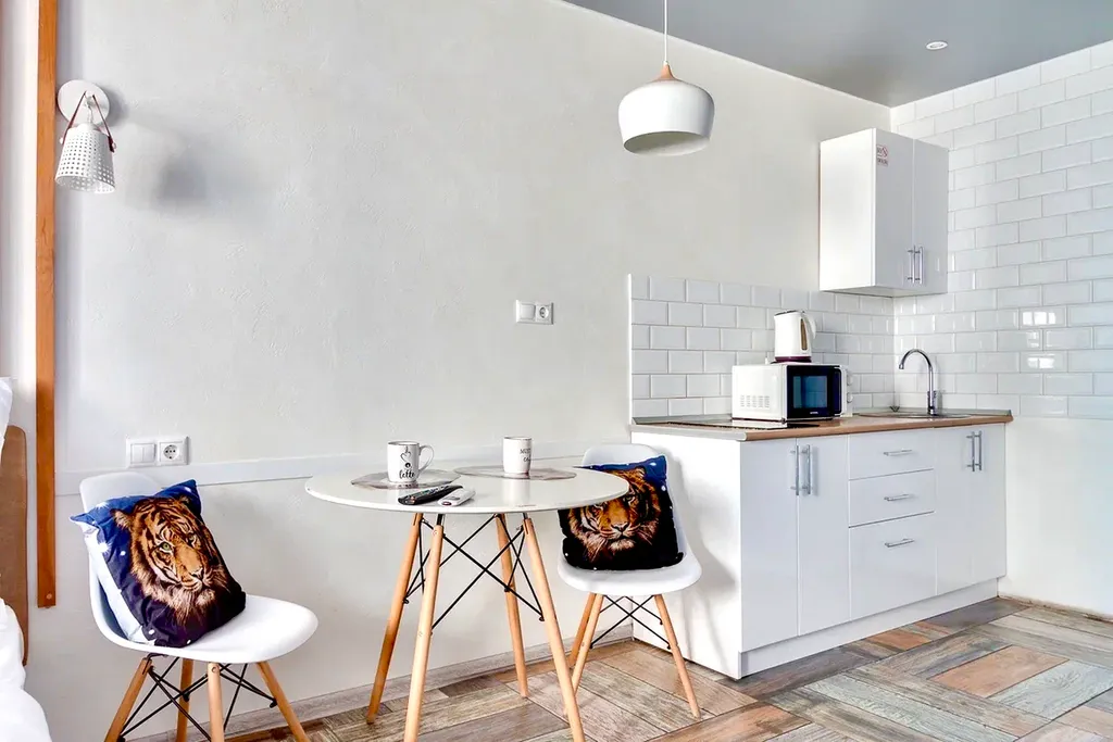 Уютная студия с большой лоджией в доме бизнес-класса