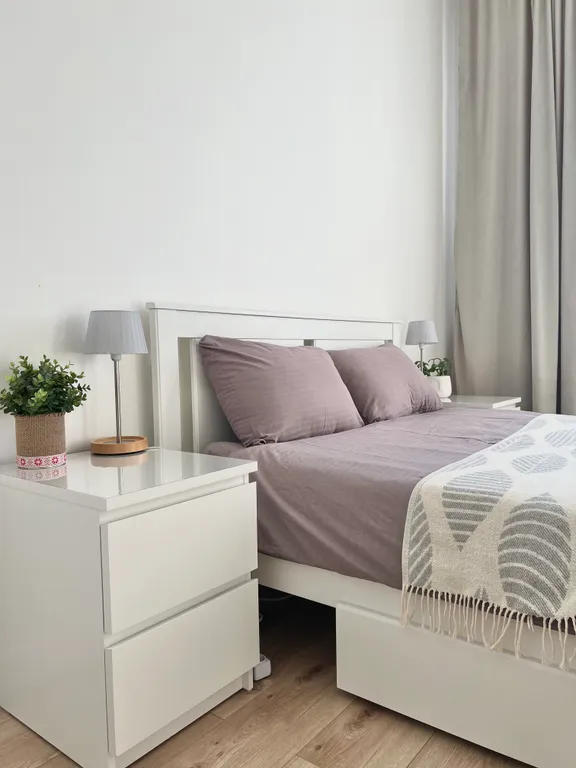 Солнечная квартира у озера рядом с новой набережной