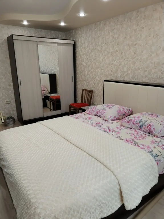 Уютная квартира, 2 остановки метро до центра, в тихой парковой зоне