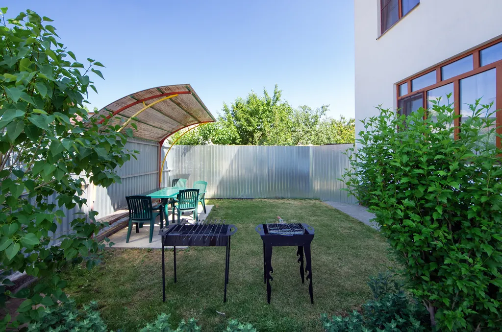 Дом с бассейном