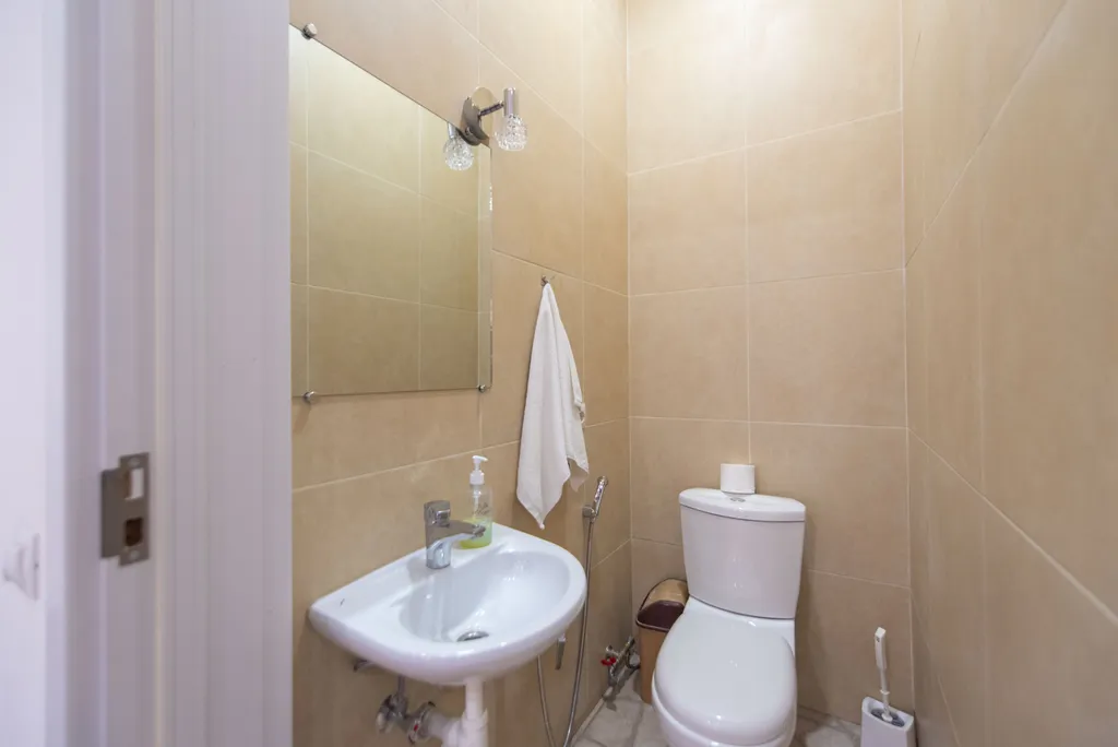 Просторная квартира в центре с собственным двориком