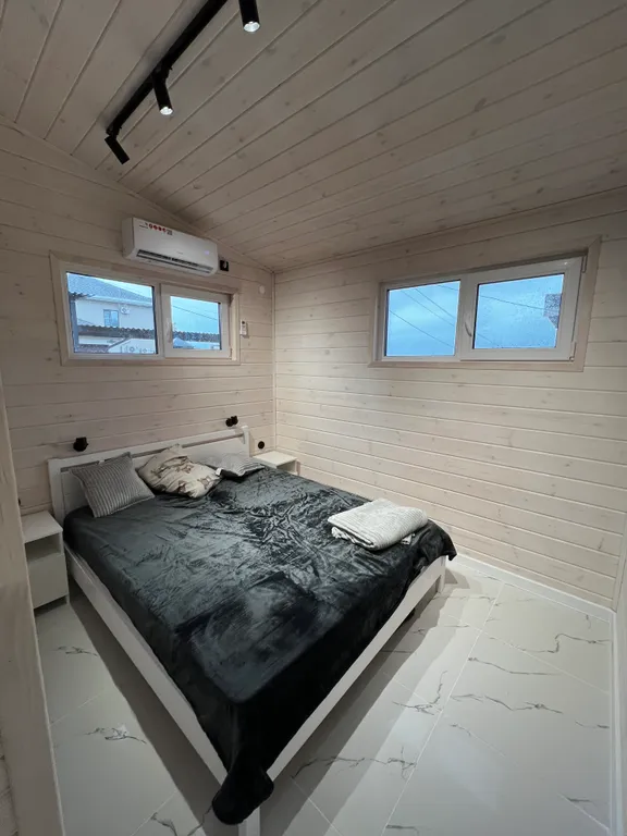 Домик с видом на лес