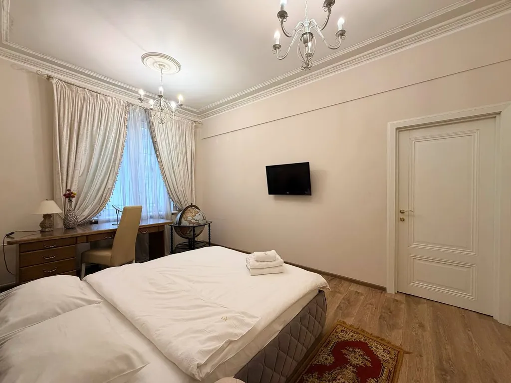 Квартира 4-комнатные апартаменты в центре города с видом на проспект — Минск