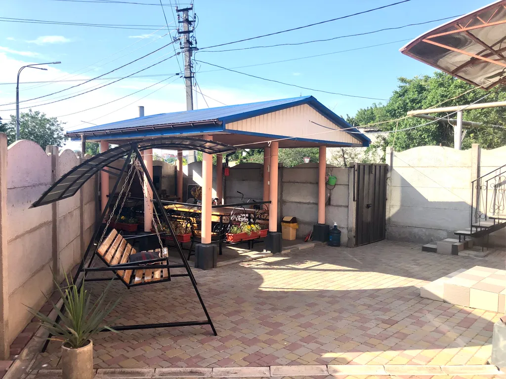 Коттедж Второй этаж дома с отдельным входом с балконом 41м2 ,до моря 4 минуты. — Севастополь