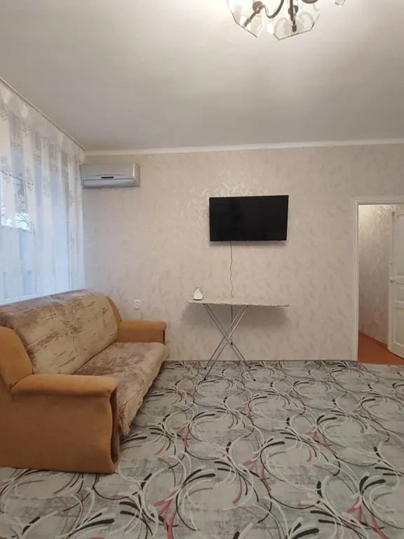 Половина дома с заездом