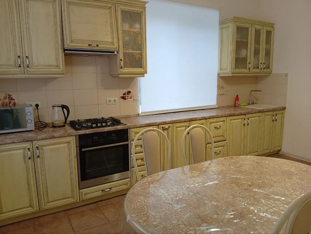 Уютный двухэтажный дом в самом центре города-курорта