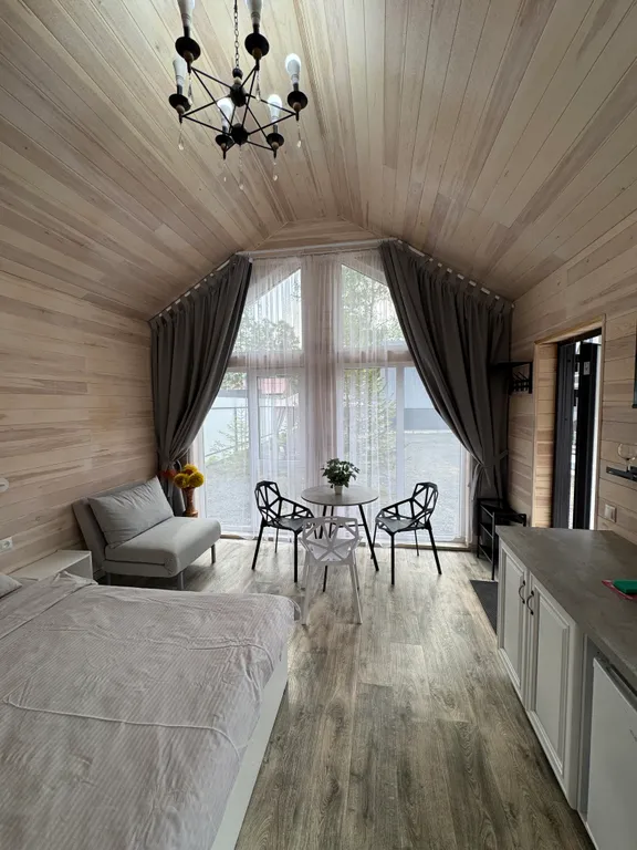 Уютный домик на троих