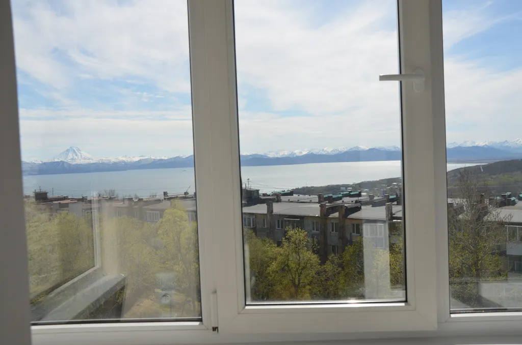 Квартира с шикарным видом на бухту и вулкан Вилючинский
