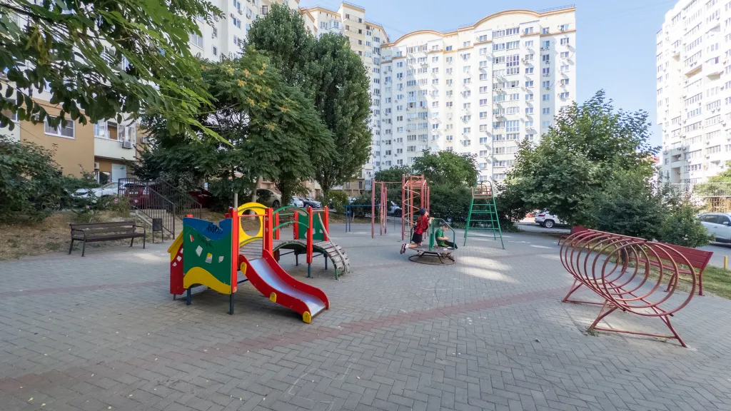 Квартира Квартира Просторная у Пионерской рощи с балконом — Новороссийск