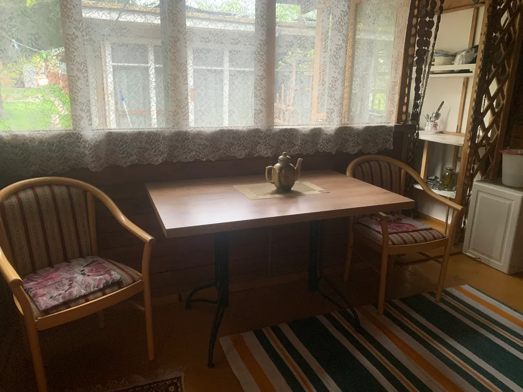 Живописный дом на природе недалеко от города