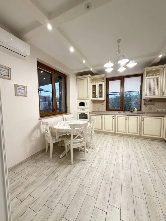 Просторный уютный коттедж с сауной и удобной транспортной развязкой