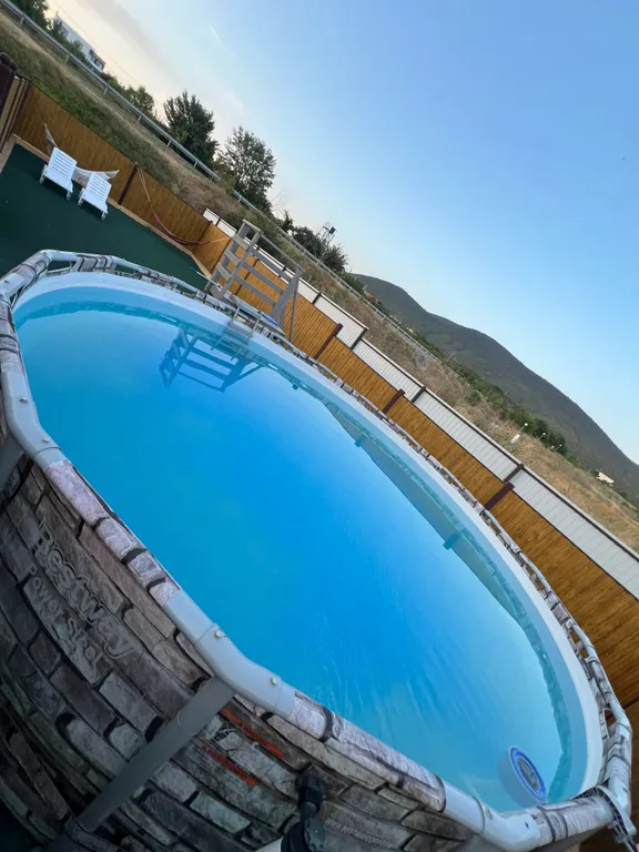 Коттедж Уютный коттедж с бассейном — Южная Озереевка