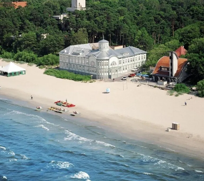 Jurmala Beachfront Art Gallery Mansard Suite in Historic Bath-House