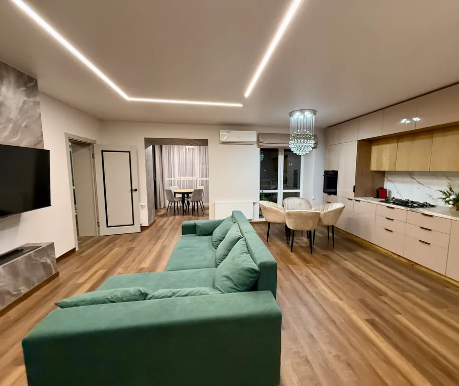 Просторная квартира с видом на великую — аренда посуточно в Псков