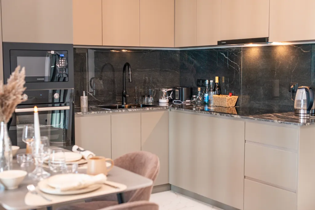 Oceanview Mood by Aesthaven