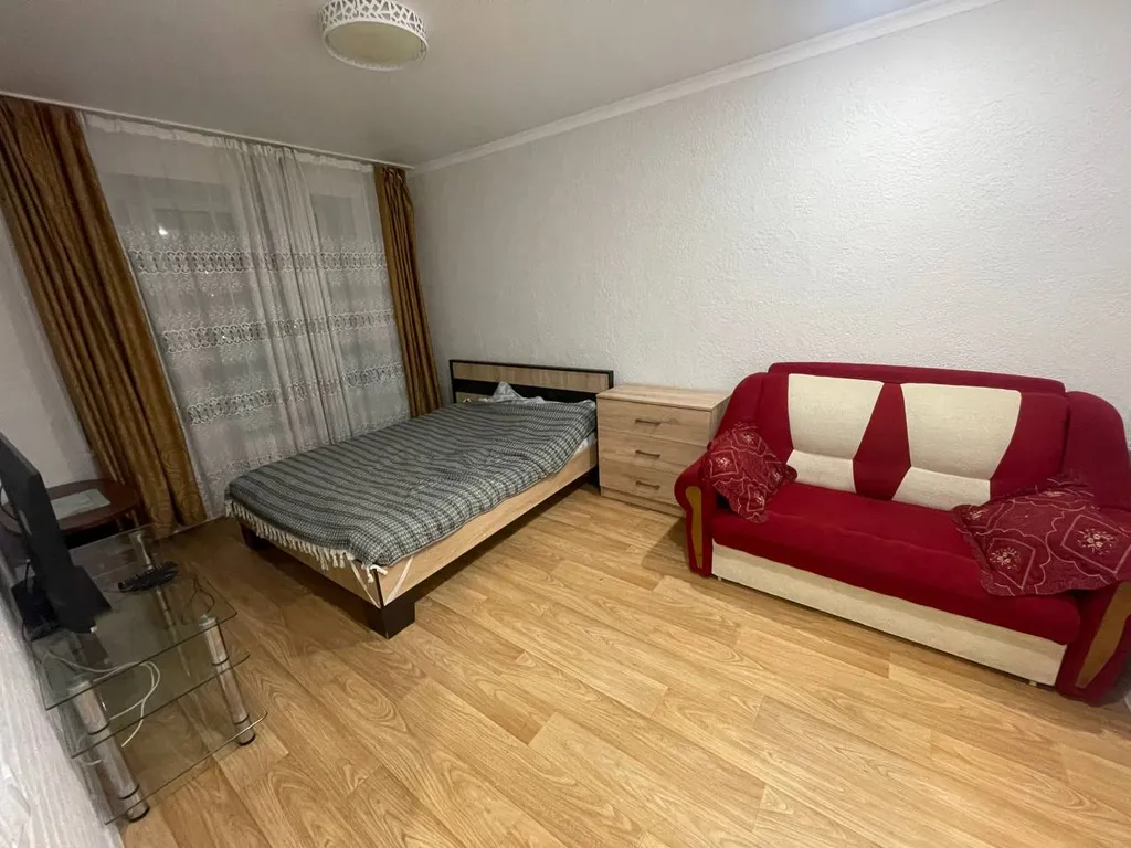 Однокомнатная квартира в новом доме, недалеко от Дворца Спорта Аркада. — аренда посуточно в Старый Оскол