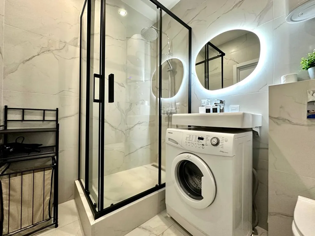 Красивая дизайнерская квартира в новом жк с видом на море