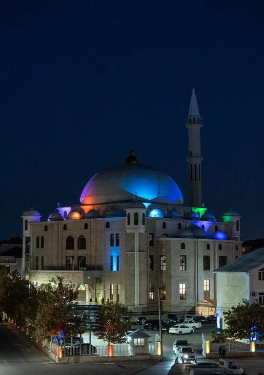 Апартаменты с видом на достопримечательность большую белую Месеть