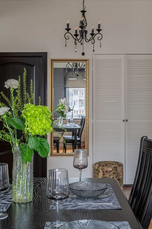 Квартира Просторная квартира бизнес-класса с винтажным интерьером в центре — Екатеринбург