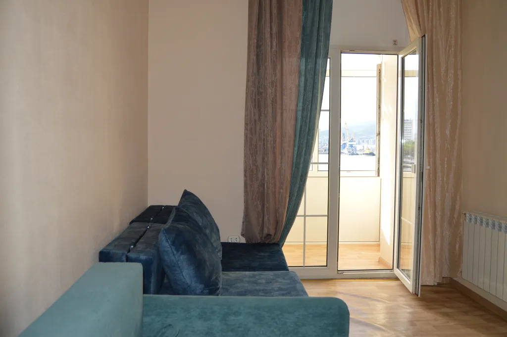 Квартира с видом на море и крейсер