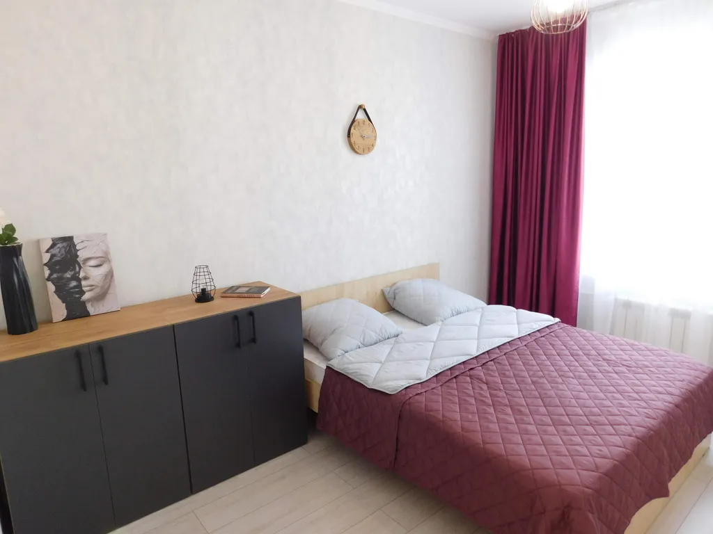 Просторная двухкомнатная квартира в Индустриальном районе г.Барнаула — аренда посуточно в Барнаул