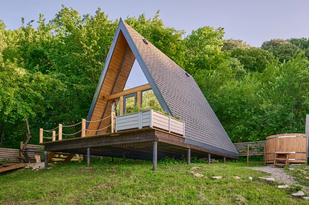 Коттедж Уютный треугольный домик у леса с видом на горы — аренда посуточно в Каменномостский