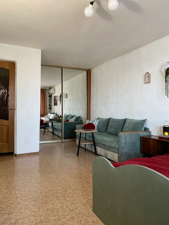 Просторная квартира с видом на город и парк