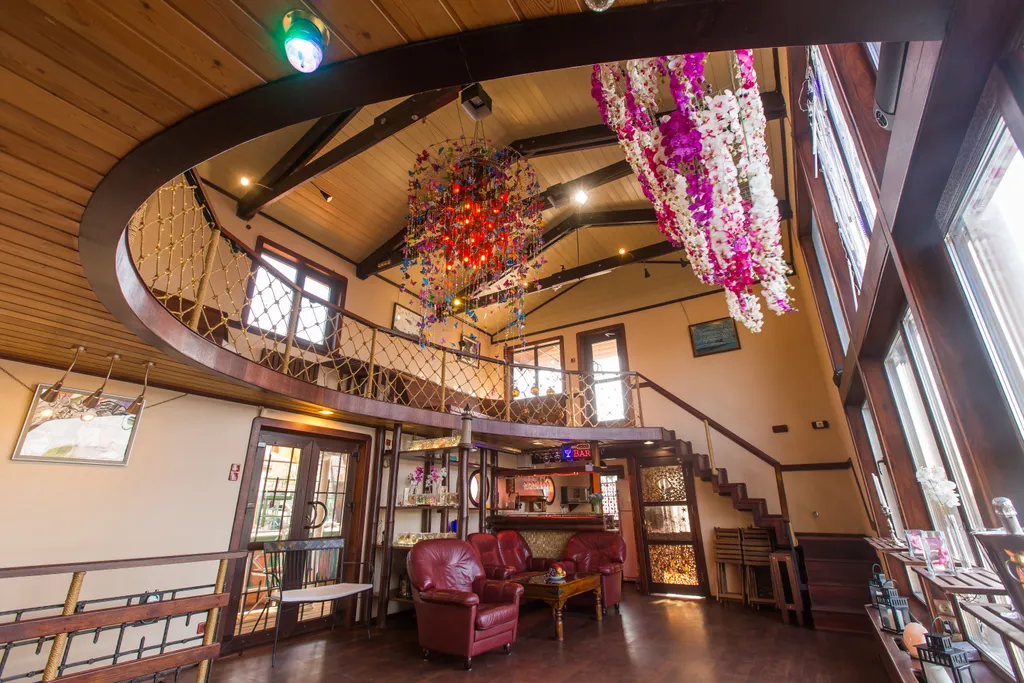 Дом на воде Nevo у берега Крестовского острова