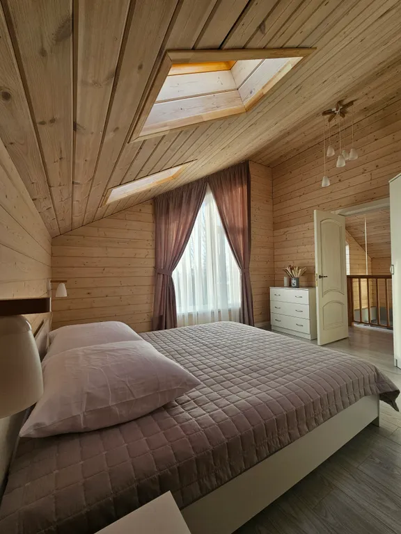 Современный новый дом с баней на дровах и собственной террриторией