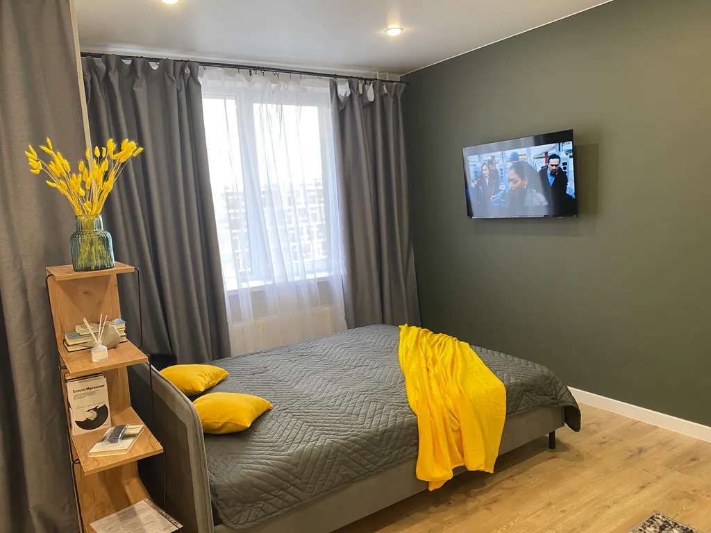 Просторная квартира студия для проведения романтических вечеринок